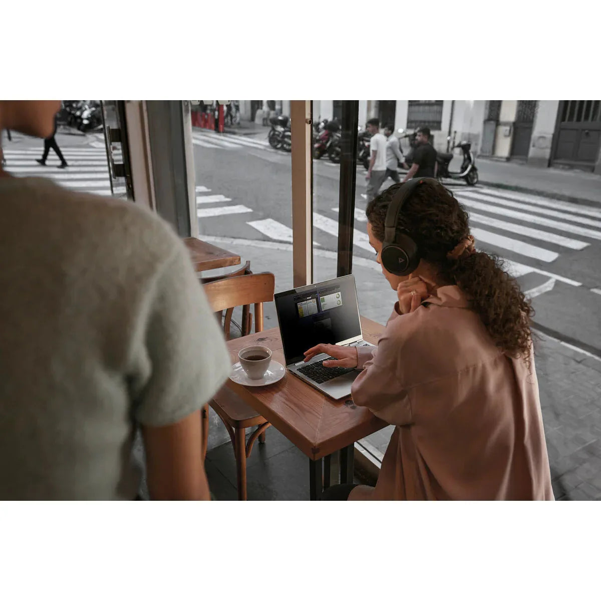 V8H8E9C4D9E41139C2DC0F91251ADC7C9BCR6559753P2