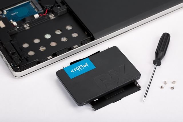 Crucial Drive SSD 240GB 2.5 BX500 SATA 6GB/S\1 CT240BX500SSD1