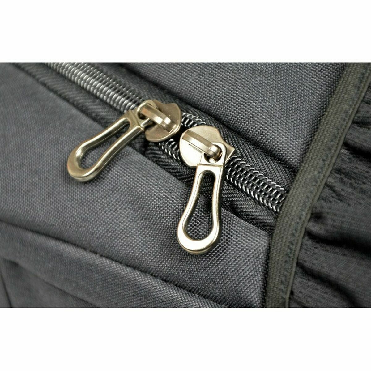 V4H89D087F0A17E67E3EB6E60EBADFA7D80R7030407P6